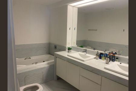 Apartamento à venda com 3 quartos, 336m² em Vila Ipiranga, Porto Alegre