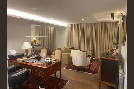 Apartamento à venda com 3 quartos, 336m² em Vila Ipiranga, Porto Alegre