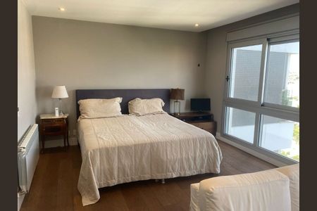 Apartamento à venda com 3 quartos, 336m² em Vila Ipiranga, Porto Alegre