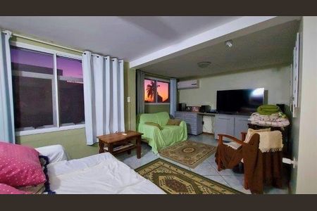 Casa de condomínio à venda com 208m², 3 quartos e 2 vagas