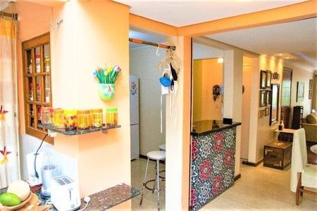 Casa de condomínio à venda com 208m², 3 quartos e 2 vagas
