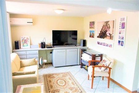 Casa de condomínio à venda com 208m², 3 quartos e 2 vagas