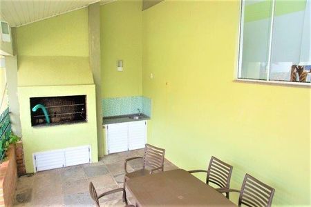 Casa de condomínio à venda com 208m², 3 quartos e 2 vagas