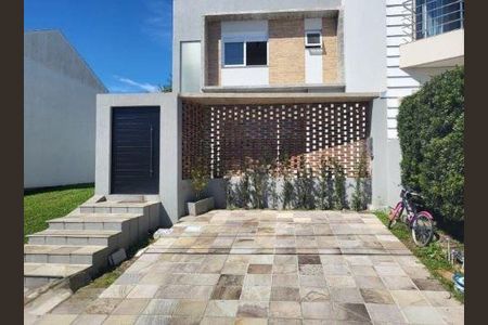 Casa de condomínio à venda com 143m², 3 quartos e 2 vagas