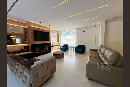 Casa de Condomínio à venda com 4 quartos, 350m² em Vila Nova, Porto Alegre