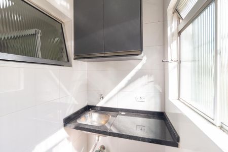 Cozinha e Área de Serviço de apartamento para alugar com 2 quartos, 50m² em Parque Jose Alexandre, Carapicuíba