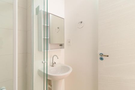 Banheiro de apartamento para alugar com 2 quartos, 44m² em Vila Gustavo, São Paulo