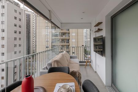 Sacada de kitnet/studio para alugar com 1 quarto, 39m² em Vila Nova Conceição, São Paulo