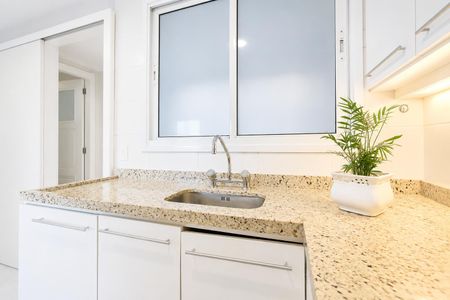 Cozinha de apartamento para alugar com 2 quartos, 145m² em Jardim Europa, Porto Alegre