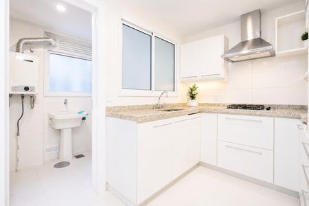 Cozinha de apartamento para alugar com 2 quartos, 145m² em Jardim Europa, Porto Alegre