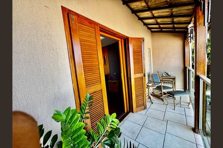 Casa à venda com 3 quartos, 268m² em Carlos Prates, Belo Horizonte