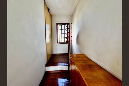 Casa à venda com 3 quartos, 268m² em Carlos Prates, Belo Horizonte
