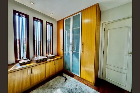 Casa à venda com 3 quartos, 268m² em Carlos Prates, Belo Horizonte