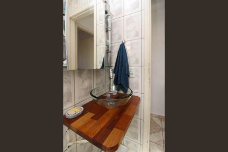 Casa à venda com 76m², 2 quartos e 2 vagas Casa à venda com 76m², 2 quartos e 2 vagasBanheiro