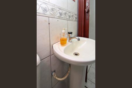 Casa à venda com 76m², 2 quartos e 2 vagas Casa à venda com 76m², 2 quartos e 2 vagasLavabo