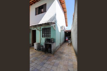 Casa à venda com 76m², 2 quartos e 2 vagas Casa à venda com 76m², 2 quartos e 2 vagasQuintal