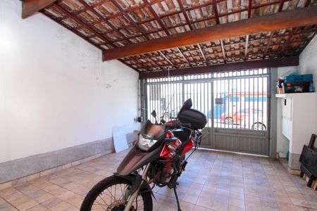 Garagem de casa à venda com 2 quartos, 76m² em Jardim das Palmas, São Paulo