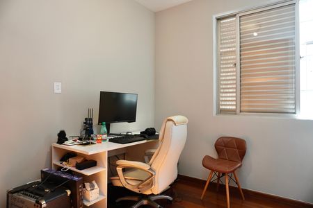 Quarto 1 de apartamento à venda com 3 quartos, 96m² em Santo Antônio, Belo Horizonte