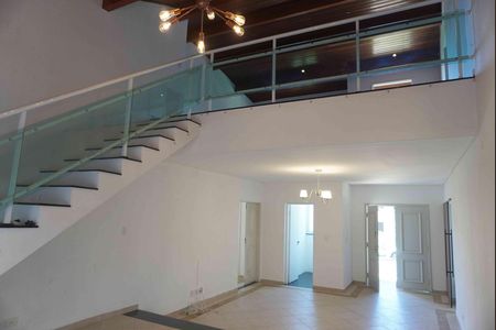 Casa de condomínio para alugar com 360m², 2 quartos e 3 vagasSala