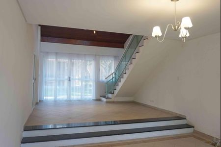 Casa de condomínio para alugar com 360m², 2 quartos e 3 vagasSala