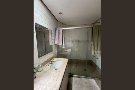 Banheiro de apartamento para alugar com 1 quarto, 57m² em Alphaville Industrial, Barueri