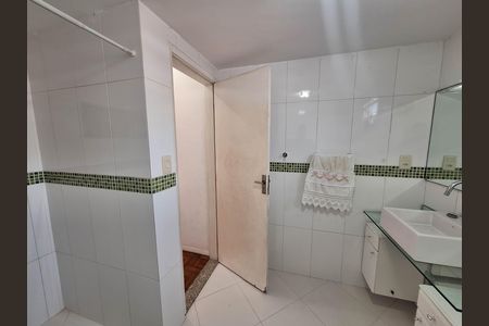 Banheiro Social de apartamento para alugar com 2 quartos, 87m² em Santana, Niterói