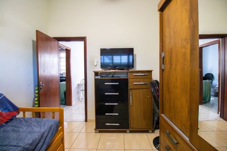 Quarto 2 de casa à venda com 3 quartos, 160m² em Irajá, Rio de Janeiro