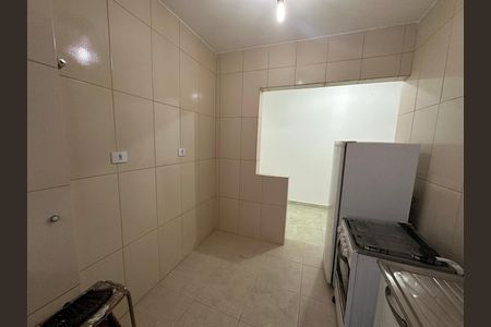 Cozinha de apartamento para alugar com 1 quarto, 45m² em Centro, São Vicente