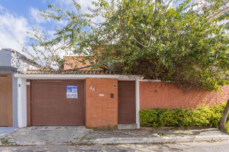 Fachada de casa para alugar com 4 quartos, 270m² em Jardim Guarapiranga, São Paulo