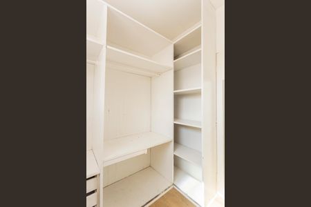 Casa para alugar com 270m², 4 quartos e 4 vagasCloset da suíte