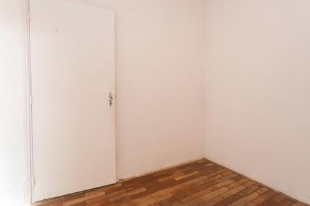 Despensa de casa para alugar com 4 quartos, 270m² em Jardim Guarapiranga, São Paulo