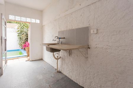 Área de Serviço de casa para alugar com 4 quartos, 270m² em Jardim Guarapiranga, São Paulo