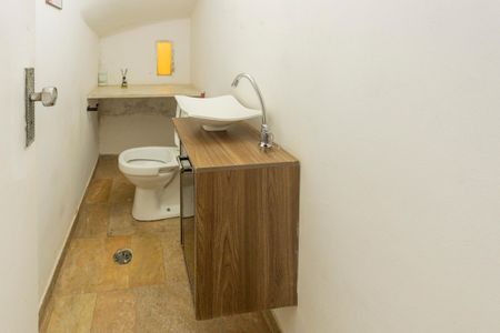 Casa para alugar com 270m², 4 quartos e 4 vagasLavabo