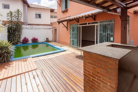Casa para alugar com 270m², 4 quartos e 4 vagasChurrasqueira
