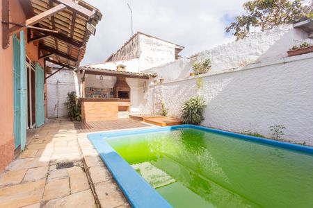 Casa para alugar com 270m², 4 quartos e 4 vagasPiscina