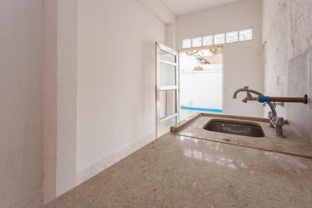 Casa para alugar com 270m², 4 quartos e 4 vagasÁrea de Serviço