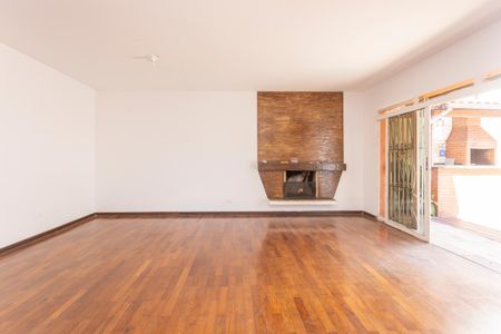 Casa para alugar com 4 quartos, 270m² em Jardim Guarapiranga, São Paulo