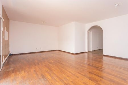 Casa para alugar com 270m², 4 quartos e 4 vagasSala