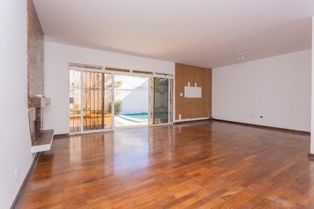 Casa para alugar com 270m², 4 quartos e 4 vagasSala