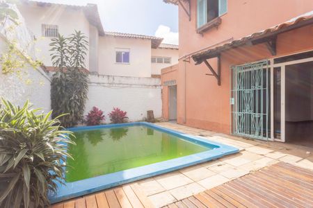 Casa para alugar com 270m², 4 quartos e 4 vagasPiscina