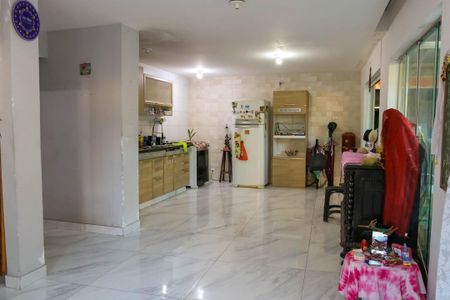 Sala de casa à venda com 2 quartos, 182m² em Pilares, Rio de Janeiro