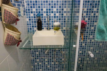 Casa à venda com 182m², 2 quartos e 2 vagas Casa à venda com 182m², 2 quartos e 2 vagasBanheiro