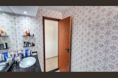 Banheiro  de casa à venda com 2 quartos, 67m² em Brás de Pina, Rio de Janeiro