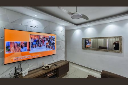 Sala de casa à venda com 2 quartos, 67m² em Brás de Pina, Rio de Janeiro