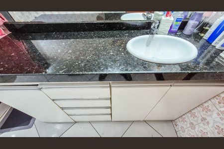 Banheiro  de casa à venda com 2 quartos, 67m² em Brás de Pina, Rio de Janeiro