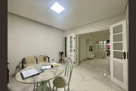 Apartamento à venda com 141m², 4 quartos e 2 vagas