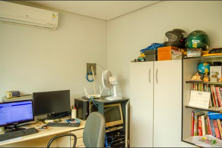 Casa à venda com 630m², 7 quartos e 8 vagas Casa à venda com 630m², 7 quartos e 8 vagasEscritório