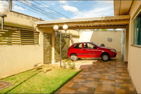 Casa à venda com 630m², 7 quartos e 8 vagas Casa à venda com 630m², 7 quartos e 8 vagasGaragem