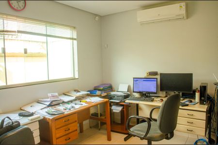 Casa à venda com 630m², 7 quartos e 8 vagas Casa à venda com 630m², 7 quartos e 8 vagasEscritório