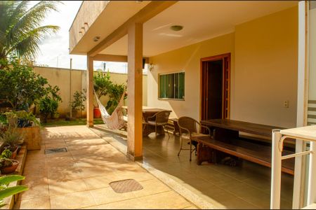 Casa à venda com 630m², 7 quartos e 8 vagas Casa à venda com 630m², 7 quartos e 8 vagasVaranda
